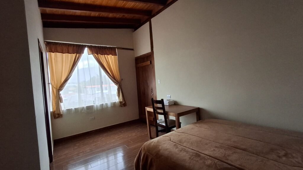 comfortable-room-climbers-lodge