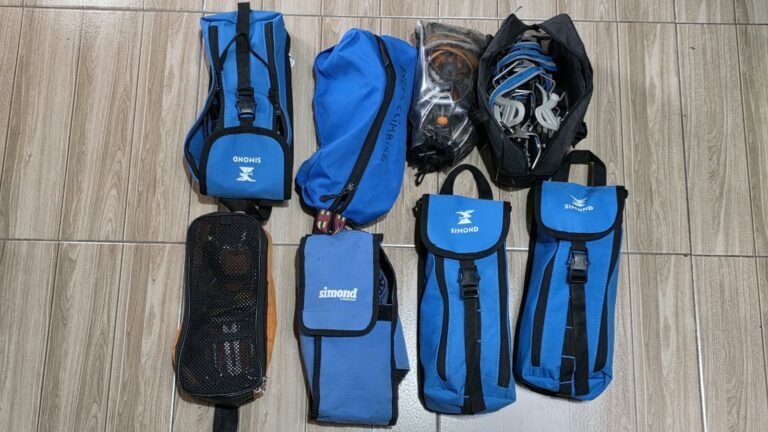 Mountain climbing gear and crampons available for rent in Machachi