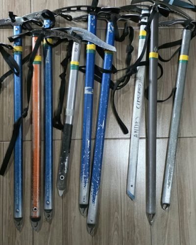 Ice axes available for mountain climbing and rental in Machachi